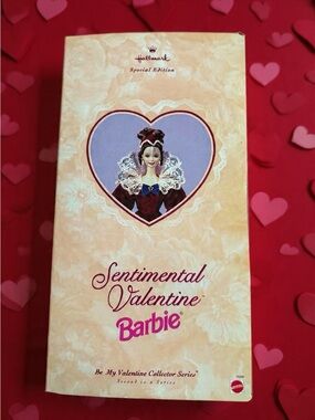 1996 Mattel hallmark
Barbie Sentimental Valentine Doll - Pink & Cream